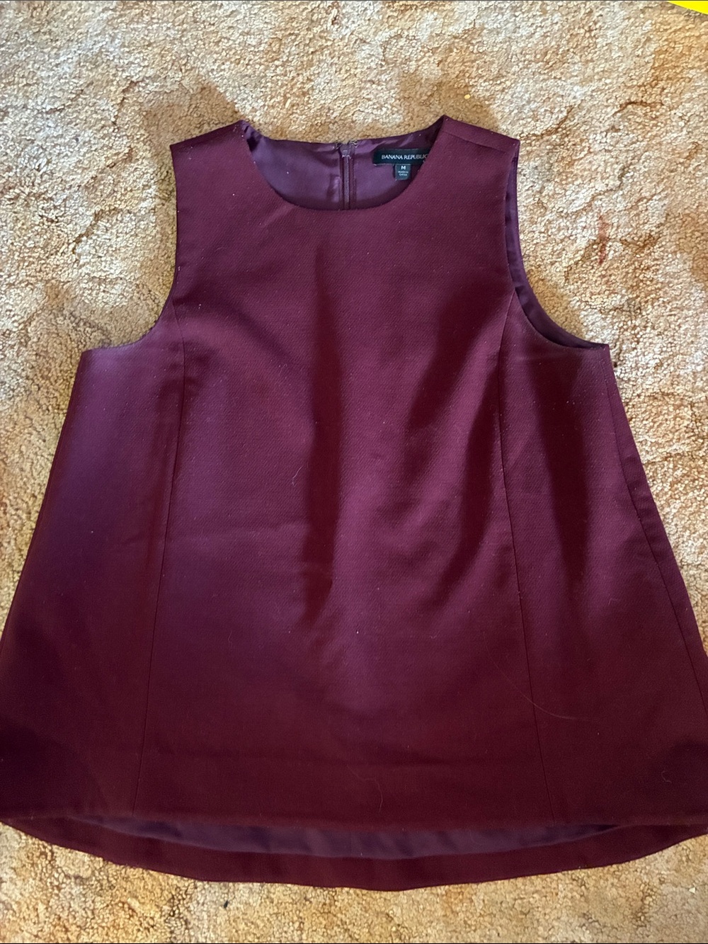 Banana Republic Sleeveless Shift Tank Top in Burgundy Wine